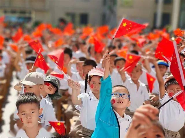 营救迷路的小男孩